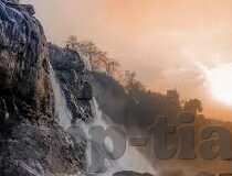 成人欧美一区二区-成人欧美一区二区，文化与道德的边界